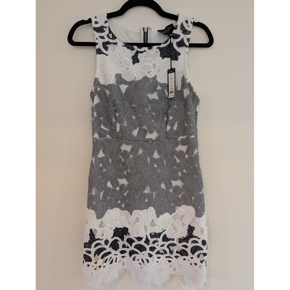Romeo + Juliet Couture Dress Womens Medium M NWT Navy White Geometric Lace New